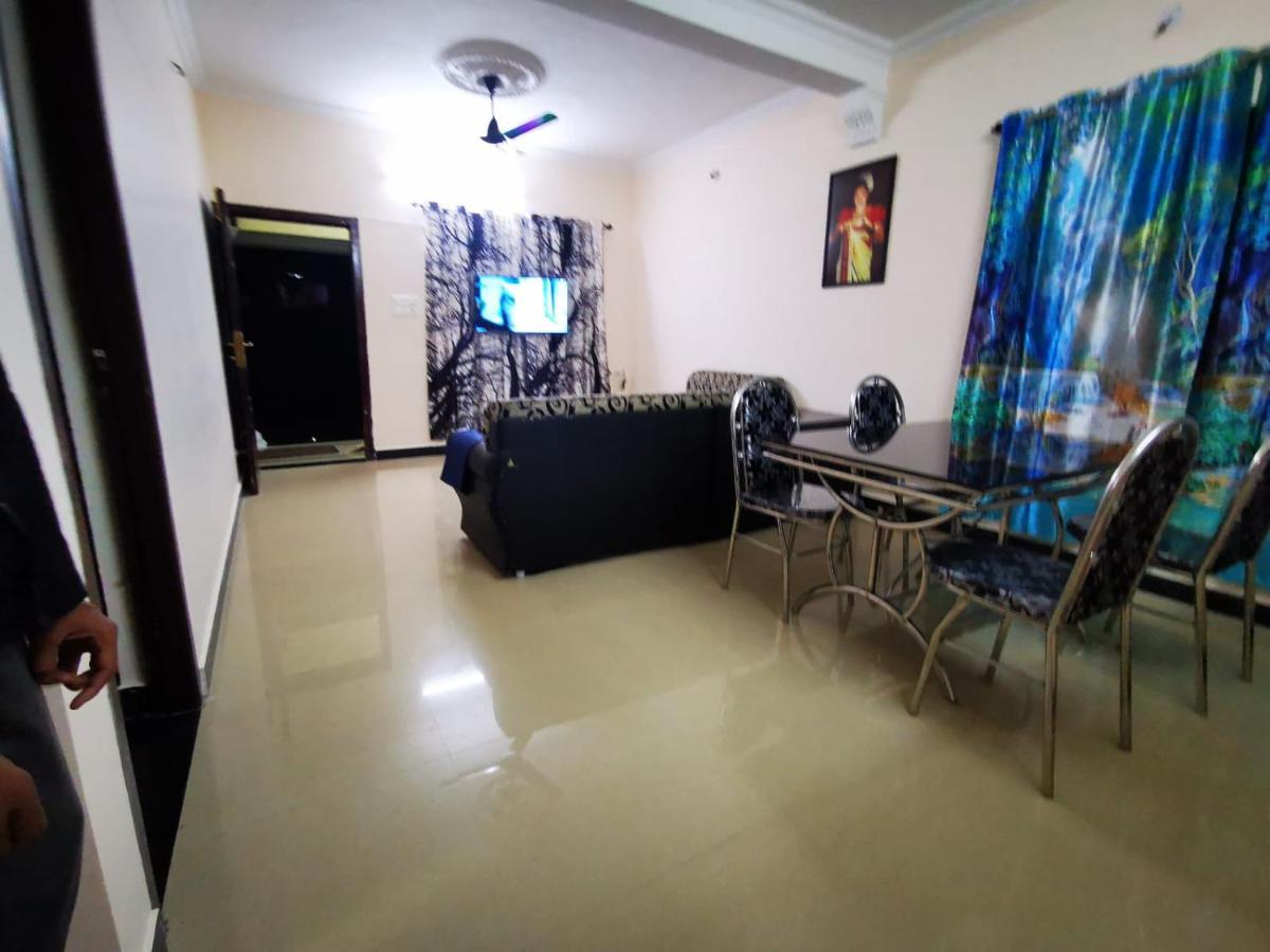 J2 Home Stay - Luxury Homes With Caravan Services Thiruvananthapuram Exterior foto